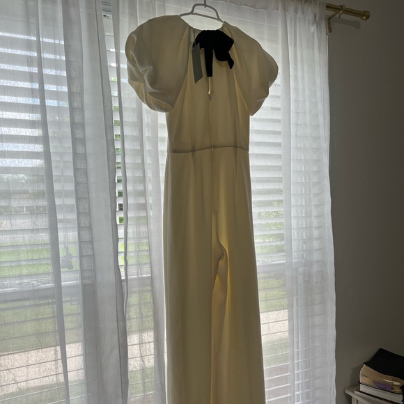NWT Antonio Melani jumpsuit Size 2 Ivory with black bow detail - Picture 6 of 8
